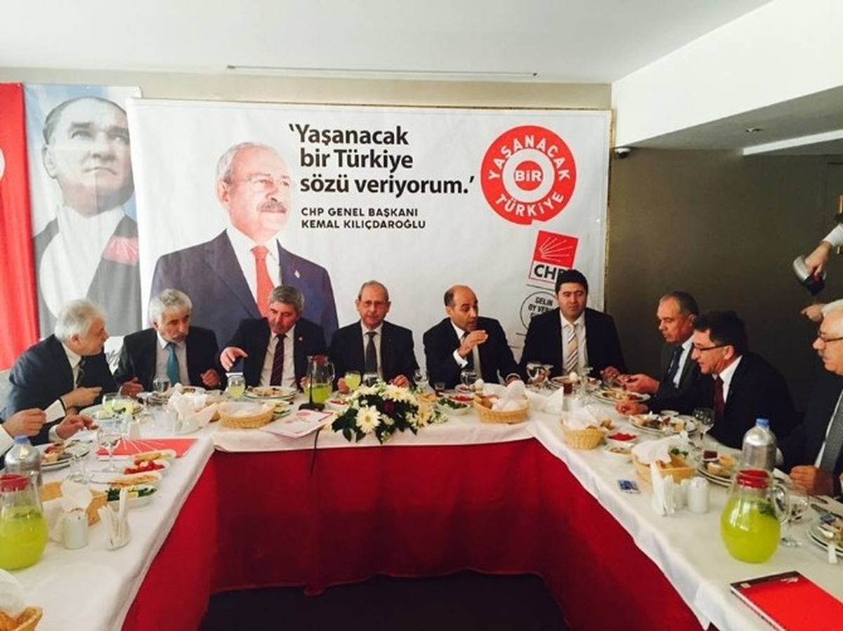 CHP\'de Adaylar, İlçe Başkanları ve Belediye Başkanları Seçim İçin Toplandı