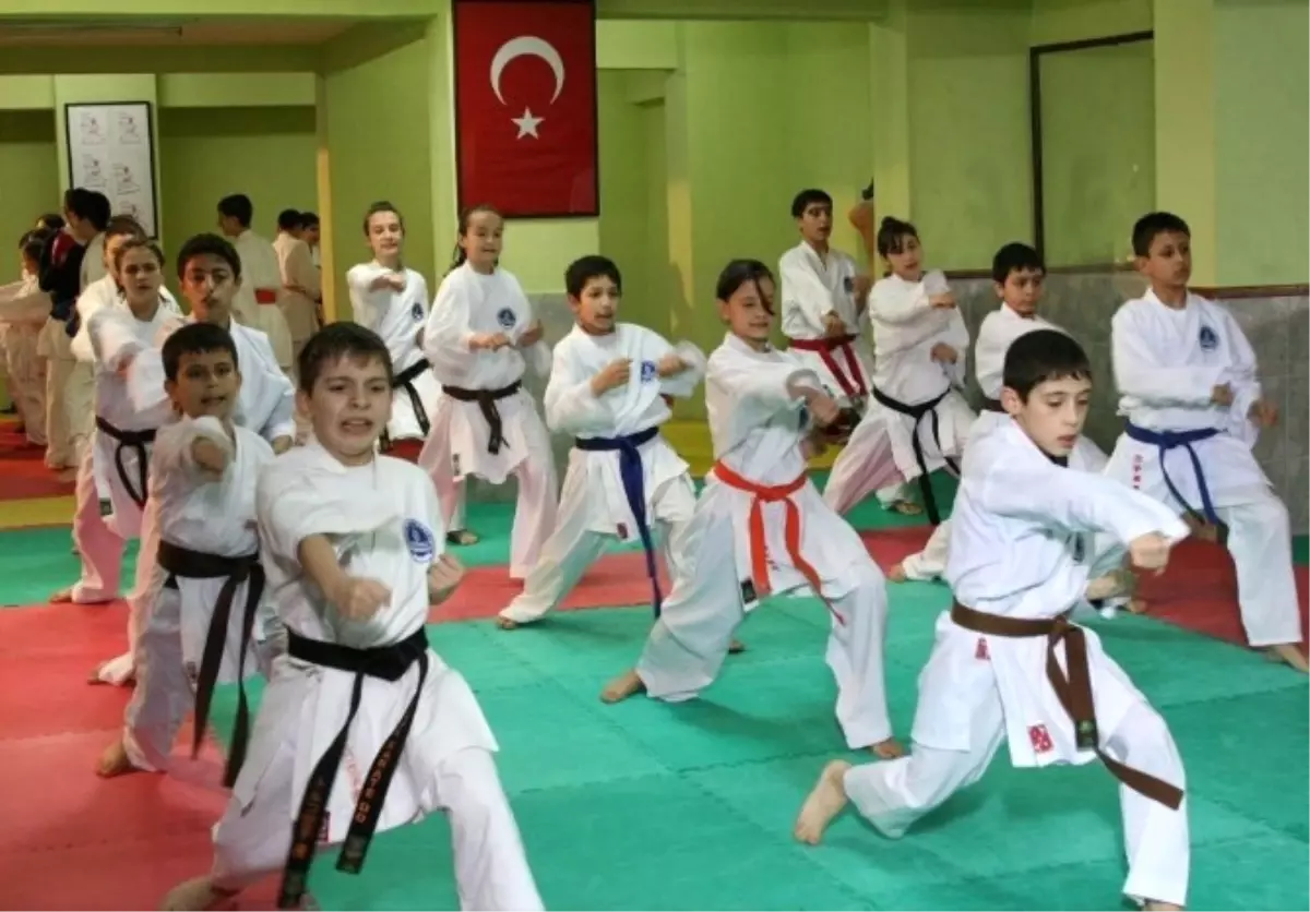 Çocuk Karate Turnuvası 23 Nisan Şenliklerine Renk Katacak