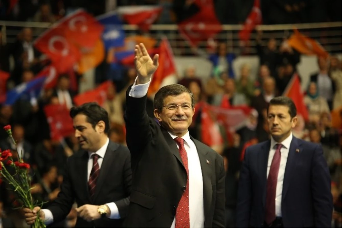 Davutoğlu, AK Parti\'nin Ankara Milletvekili Adaylarını Tanıttı