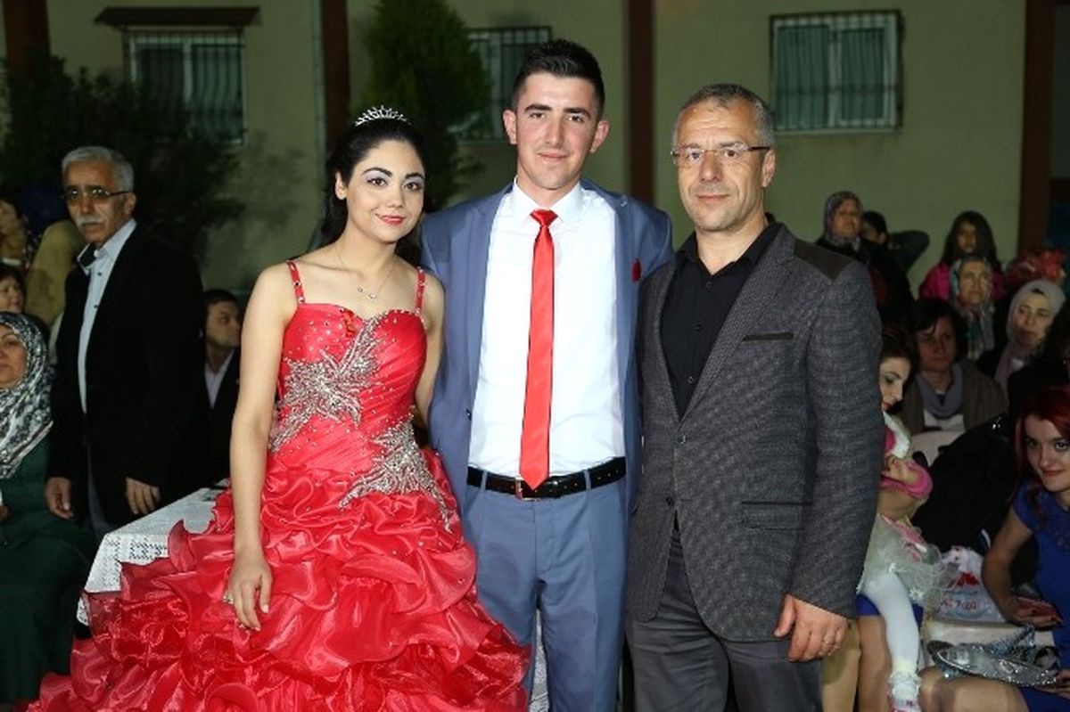 Efeler Belediyesi\'nde Nişan Sevinci