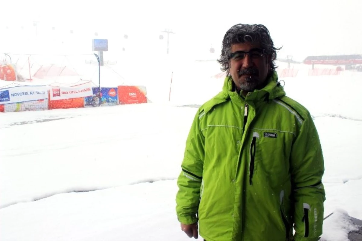Erciyes\'e Lapa Lapa Kar Yağdı