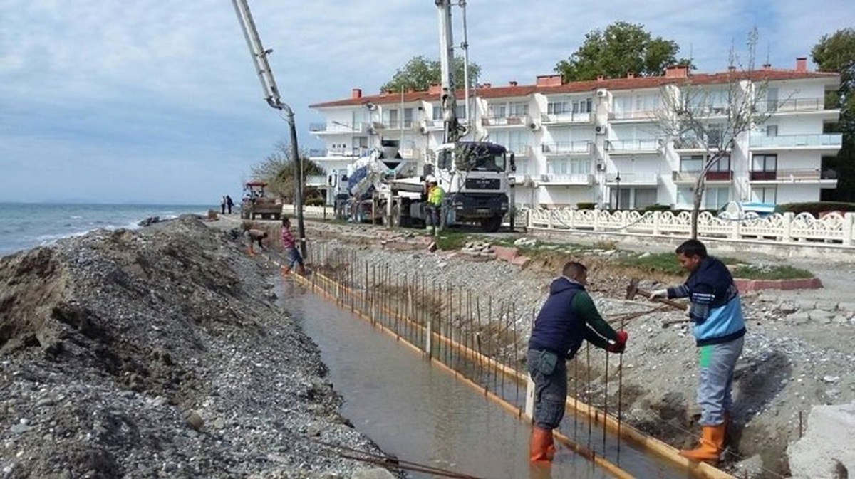Fırtına ve Kış Ayının Zararları Tamir Ediliyor