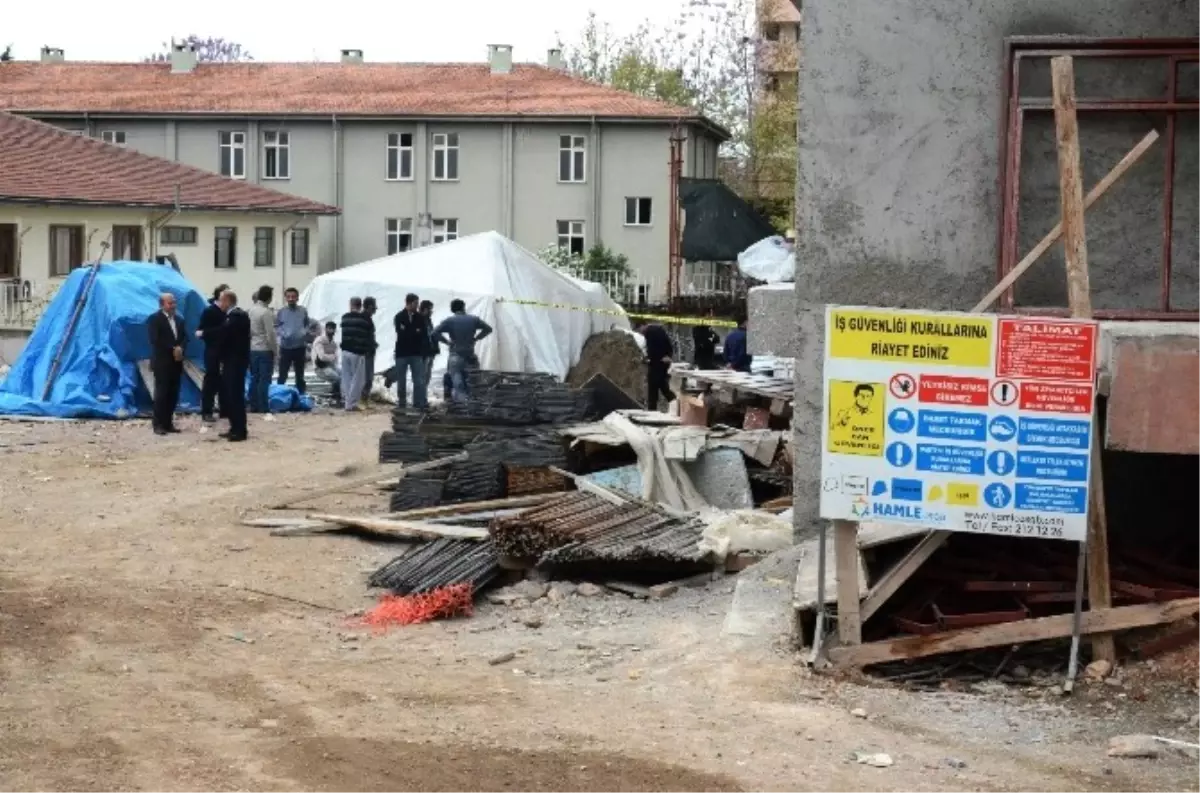 İnşaatın Onuncu Katından Düşen İşçi Hayatını Kaybetti