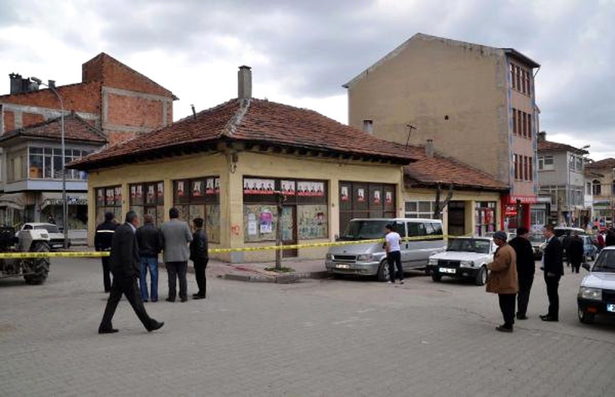 Kahvehanede Silahlı Kavga: 1 Ölü