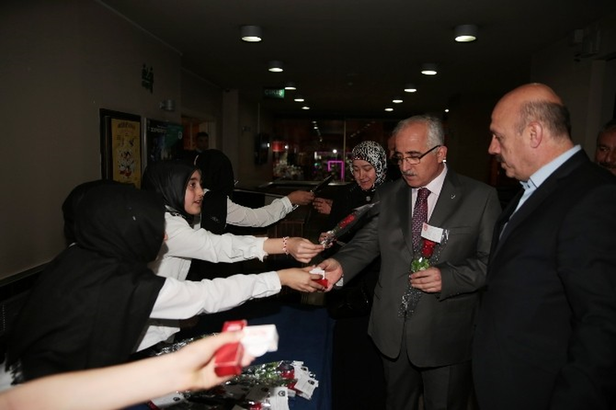 Kazım Karabekir İmam Hatip Ortaokulu\'nun Kutlu Doğum Programı