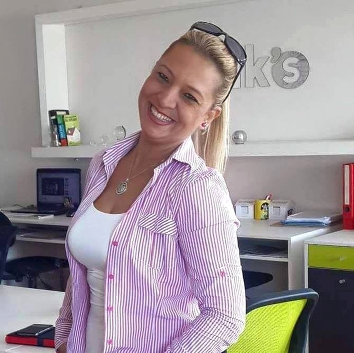 Kuşadası\'nda Sevilen Emlakçı Kalbine Yenildi