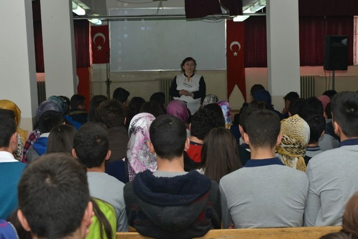 Sağlık Lisesinde, Üniversiteli Olmak Anlatıldı