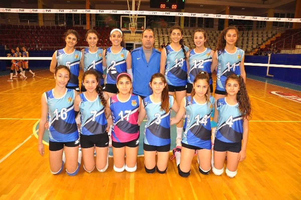 Tarsus Belediyespor Yıldız Bayan Voleybol Takımı Yarı Finalde