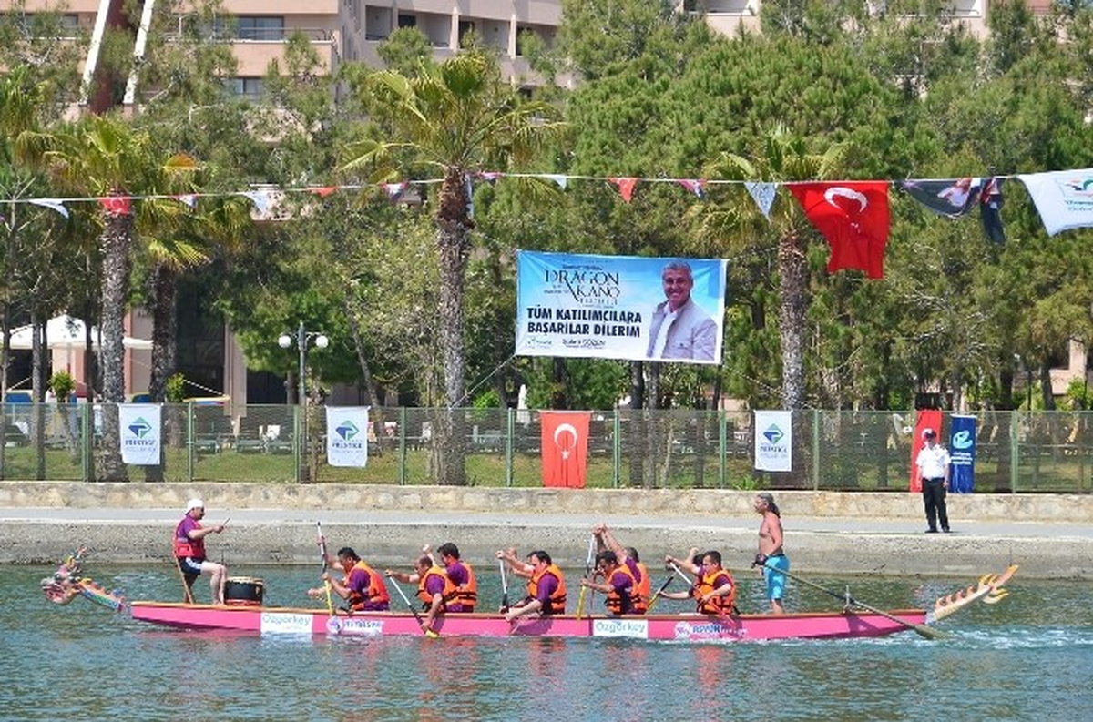 Titreyegöl\'de Dragon Yarışları