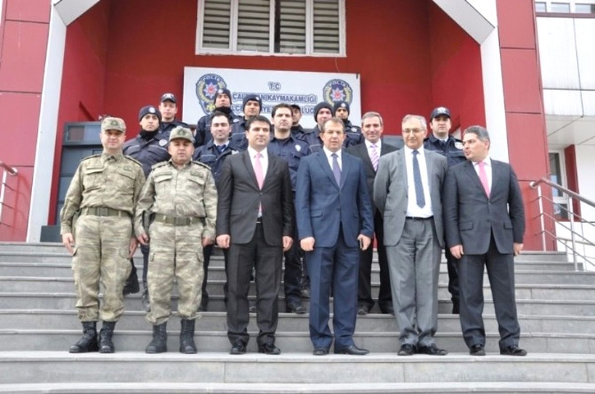 Vali Taşyapan Çaldıran İlçesini Ziyaret Etti