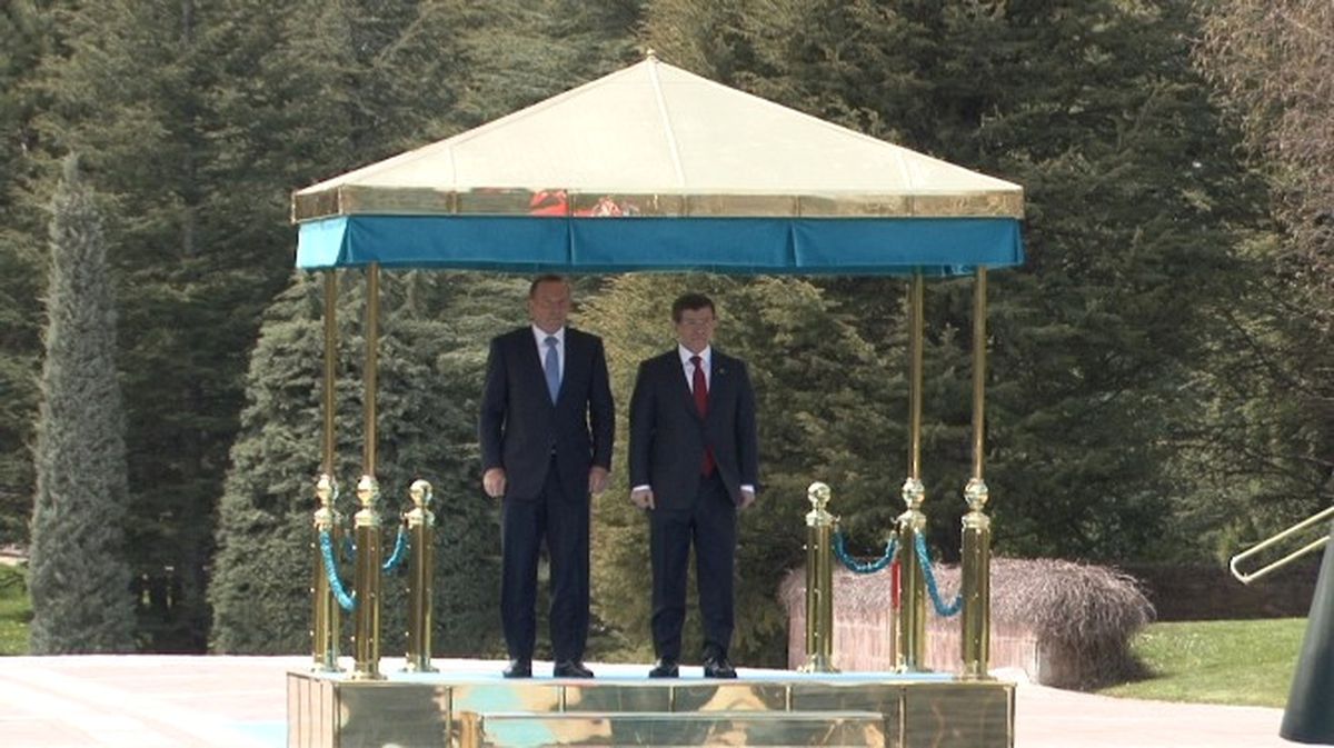 Başbakan Davutoğlu, Avustralya Başbakanı Abbott\'u Resmi Törenle Karşıladı