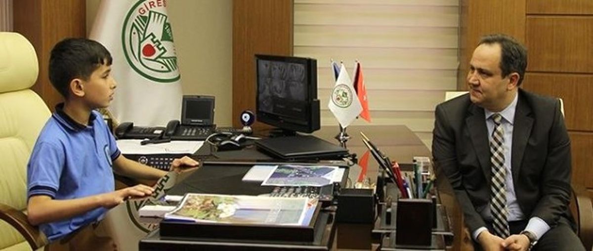 Başkan Koltuğuna Oturan Öğrenci Çevreci Çıktı