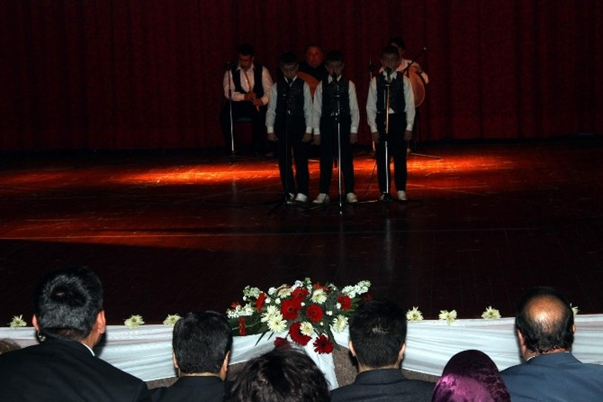 Çocuk Evleri\' Çocuklarından \'Kutlu Doğum\' Programı