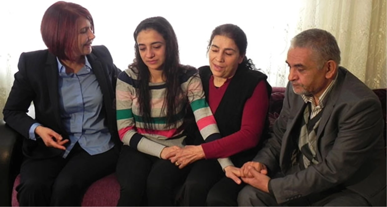 Kayıp Olarak Aranan Pınar, Annesinin Gözyaşlarını Görünce Eve Döndü