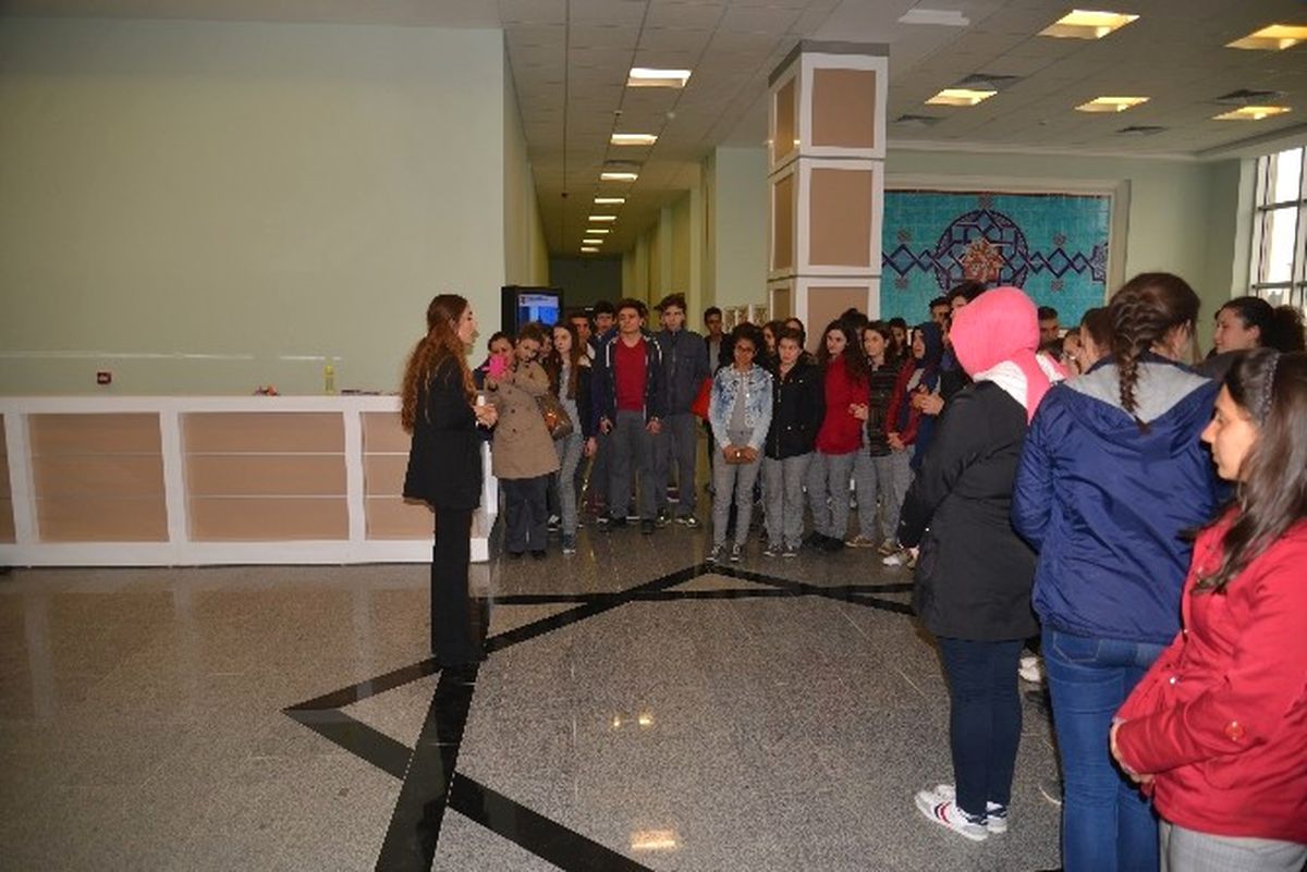 Lise Öğrencilerin Üniversite Ziyaretleri Devam Ediyor