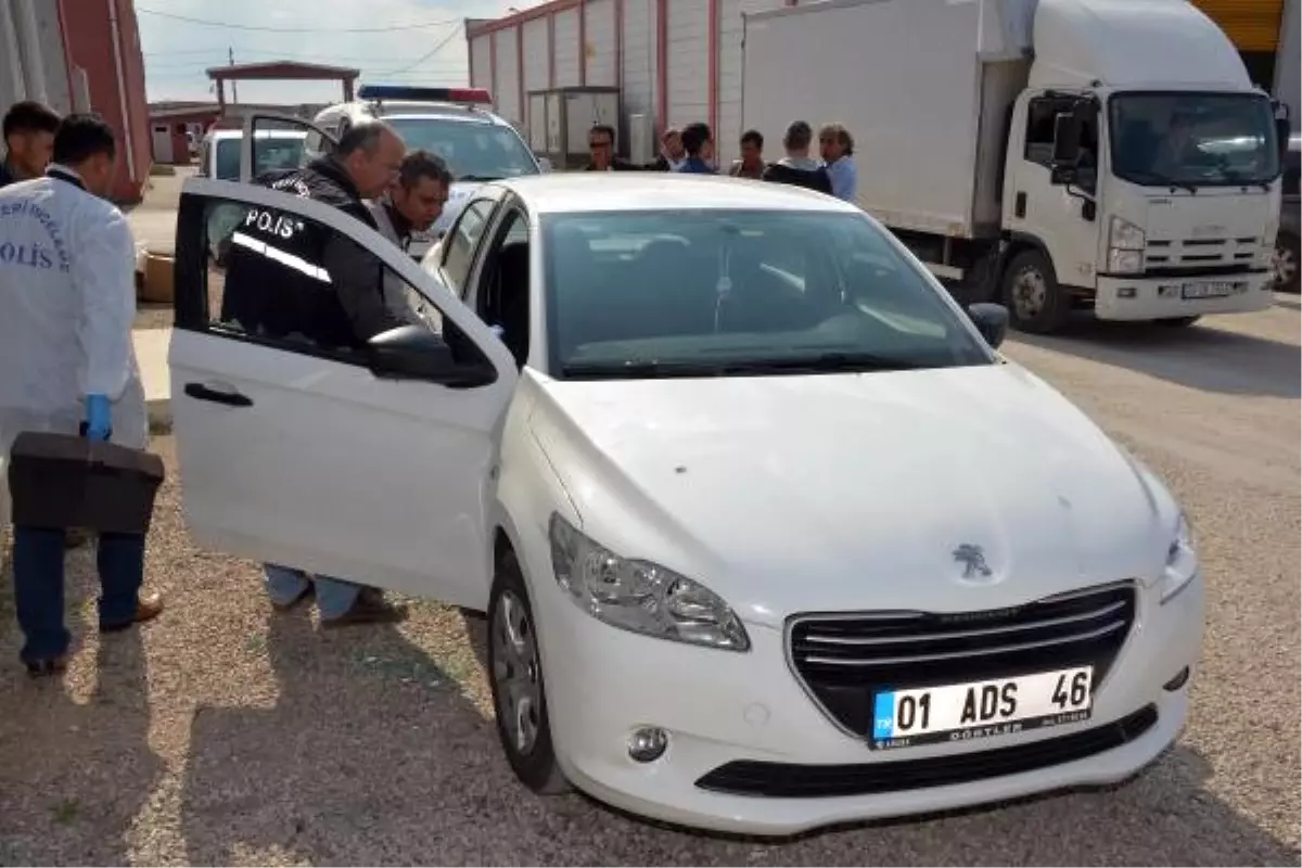 Otomobilin Camı Kırıldı, 40 Bin Lira Çalındı