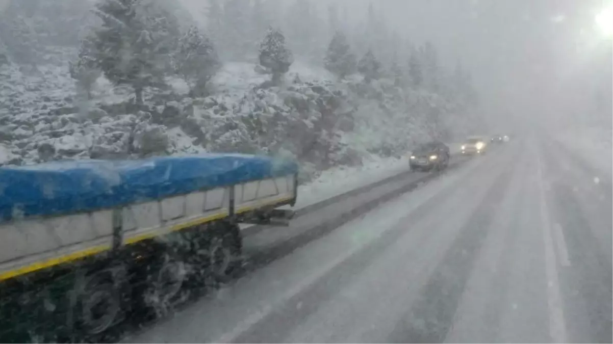 Seydişehir Antalya Yolunda Ulaşıma Kar Engeli