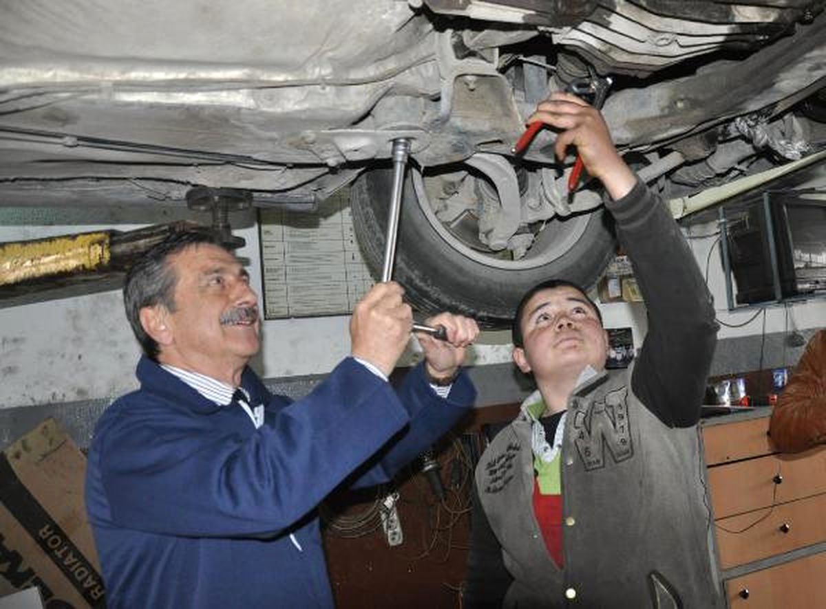 Başkan Ataç Tulum Giydi, 16 Yaşındaki Rıdvan\'ın Çırağı Oldu