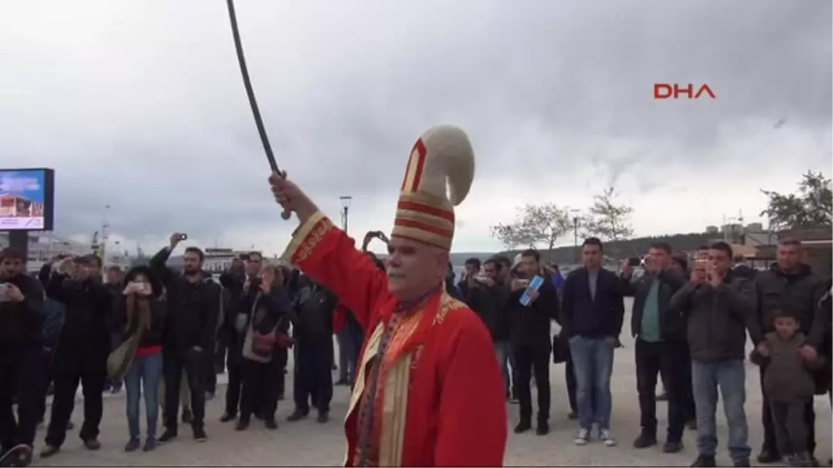 Çanakkale\'de Mehter ve Gayda Eşliğinde Çanakkale Türküsü