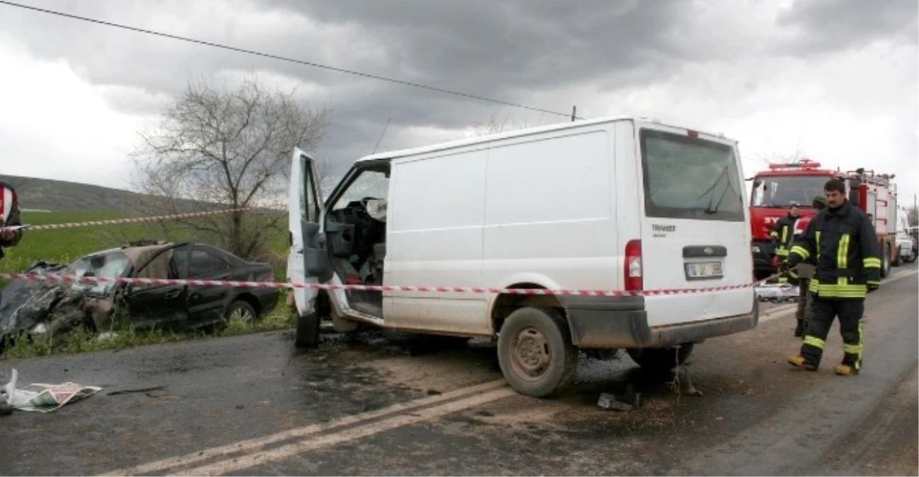 Çankırı\'da Trafik Kazası: 2 Ölü, 2 Yaralı
