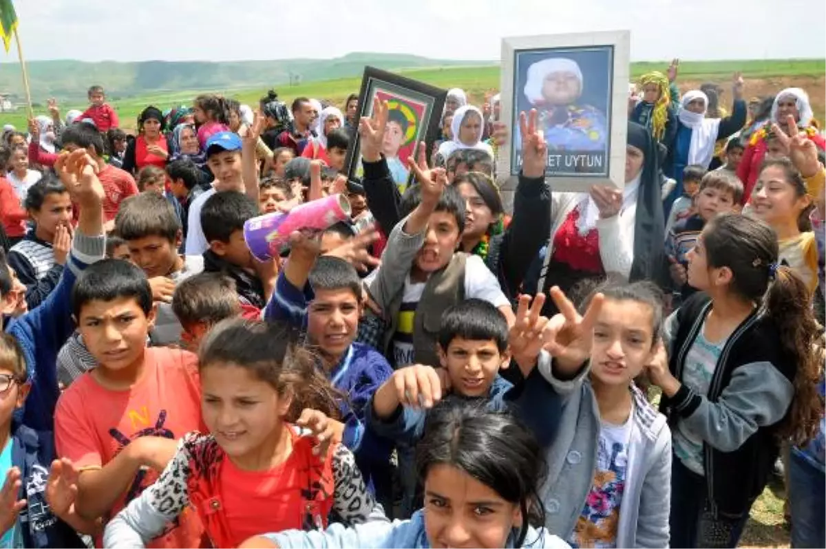 Cizre\'de Öldürülen Nihat Kazanhan\'a Protestolu Anma