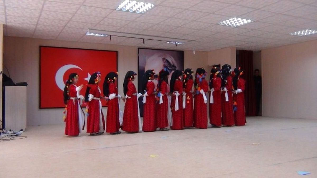Çukurca\'da 23 Nisan Coşkusu