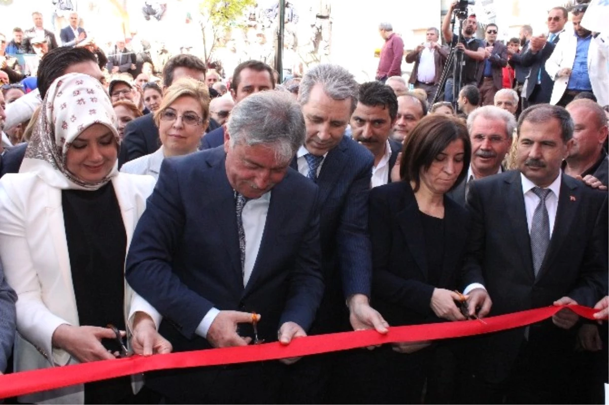 Edirne\'de AK Parti Seçim Koordinasyon Merkezi Törenle Açıldı