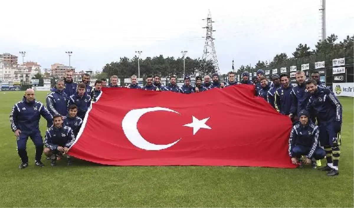 Fenerbahçe\'de Mehmet Topuz İdmanı Yarıda Bıraktı