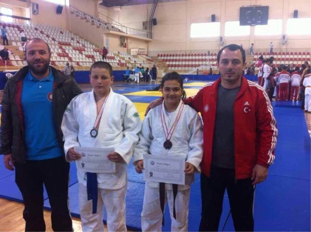 Rizeli Judocular 3 Altın Madalya ile Döndü