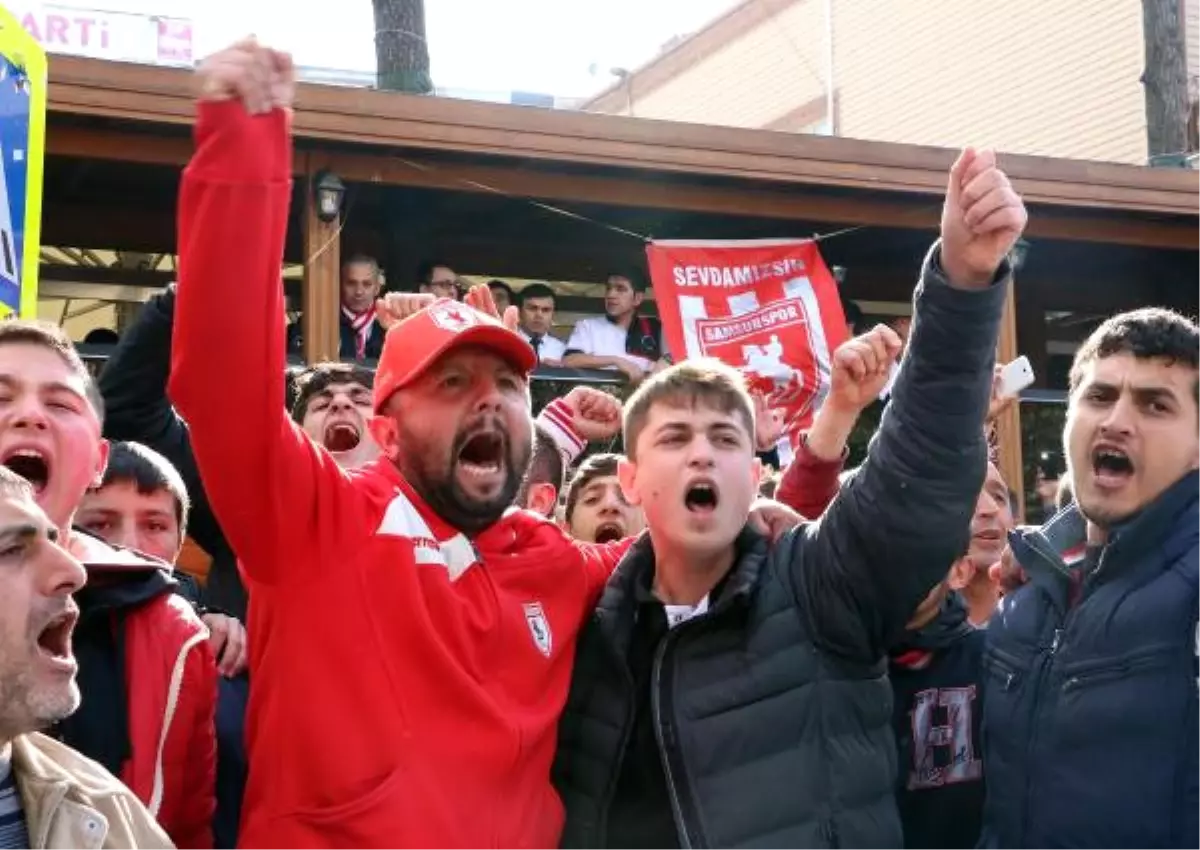 Samsunspor Taraftarları Tüp Taşıyıp Yürüdü, Tff\'ye Ateş Püskürdü