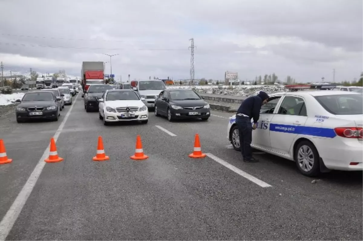 Seydişehir-antalya Yolu Kar Nedeniyle Trafiğe Kapandı