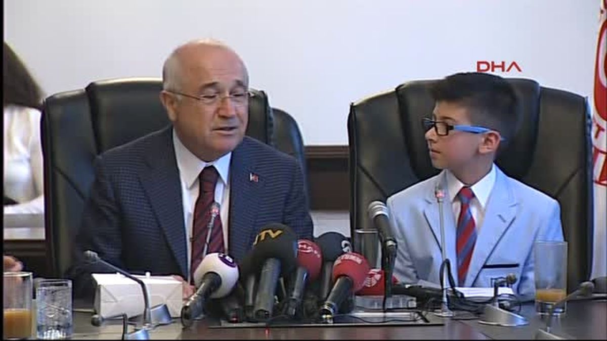 TBMM Başkanı Olan Şehipoğlu İsimli Öğrenci: Çocuklar Çocuk Yaşta Hayatını Yaşamadan Ölmesin -1
