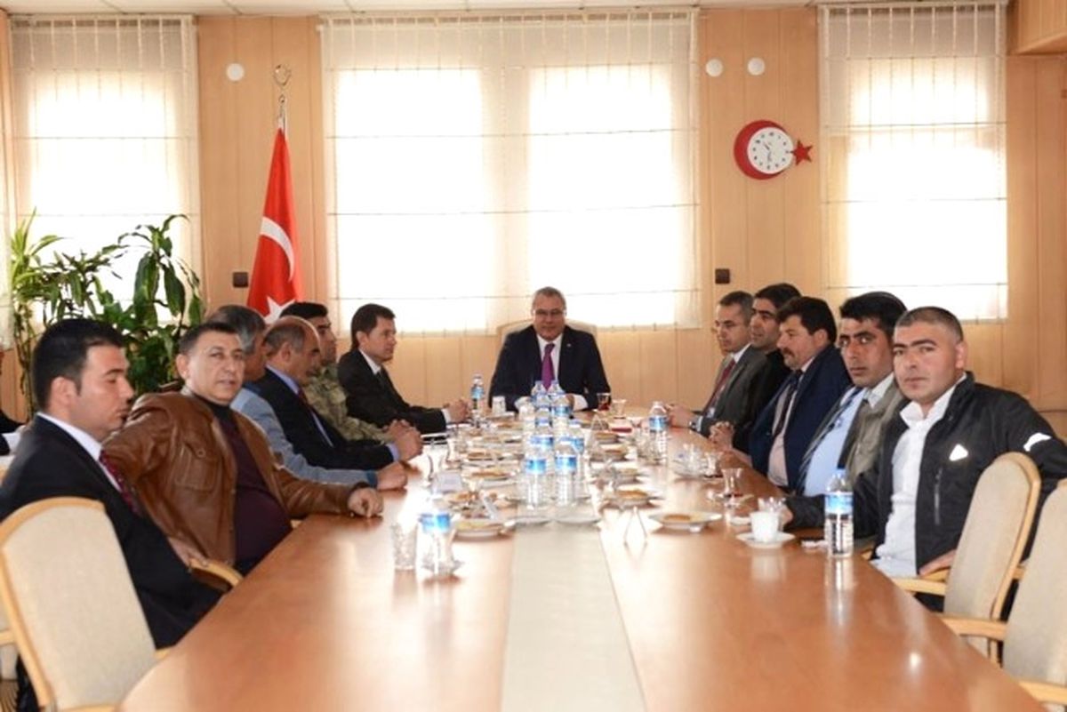 Vali Deniz, Genel Seçimler Öncesi Siyasi Partilerin İl Başkanları ile Bir Araya Geldi