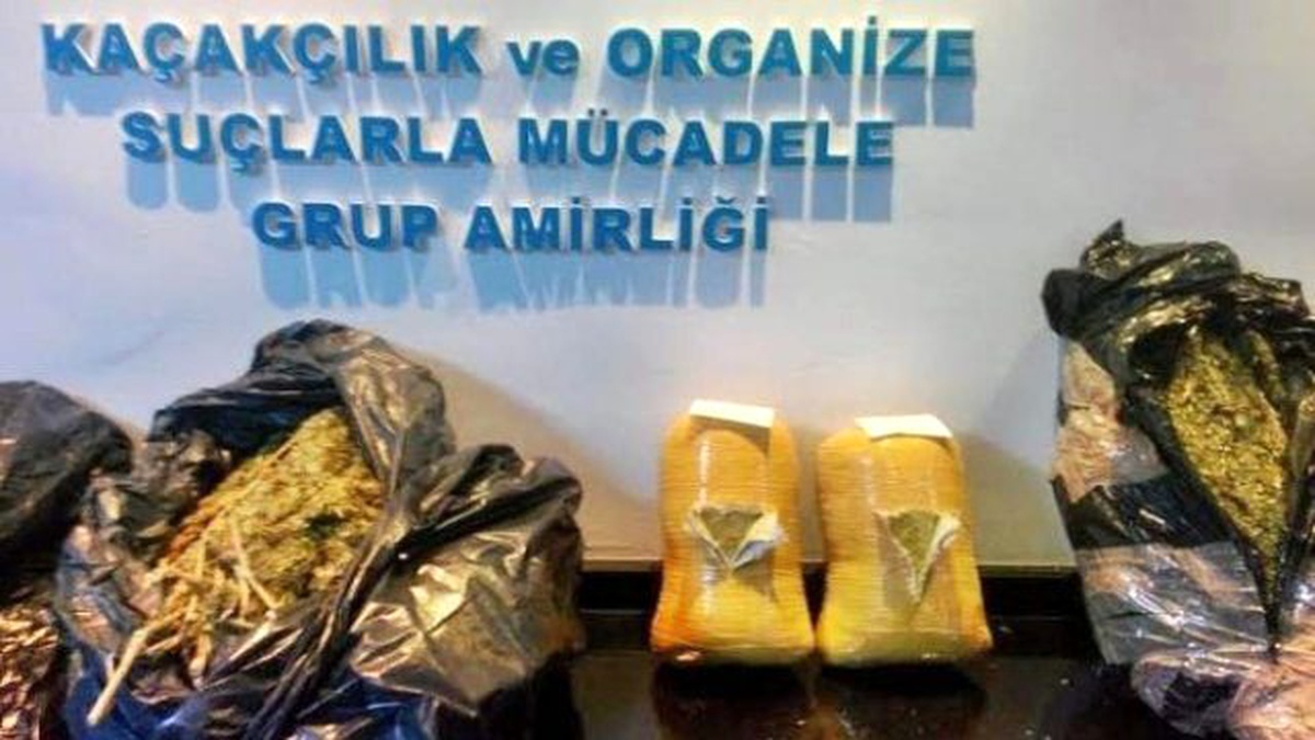 12 Kilo Uyuşturucuyla Yakalanıp "İçiciyiz" Diyen Zanlılar Tutuklandı