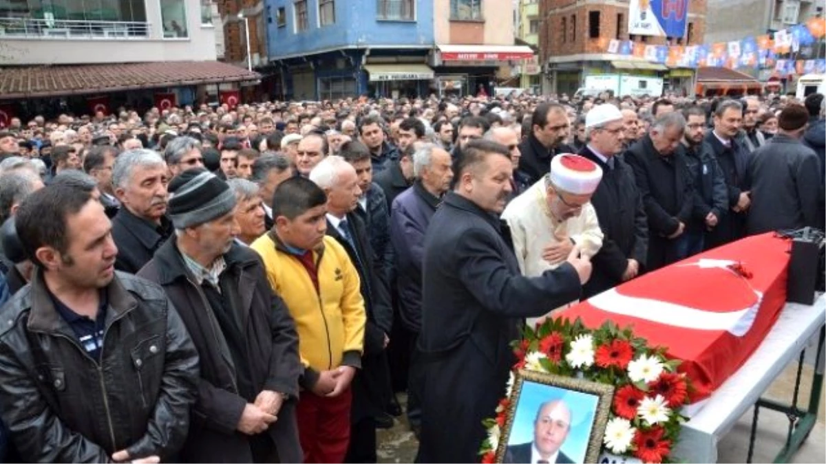 23 Nisan Töreninde Kalbi Duran Öğretmen Veysel Alan Son Yolculuğuna Uğurlandı