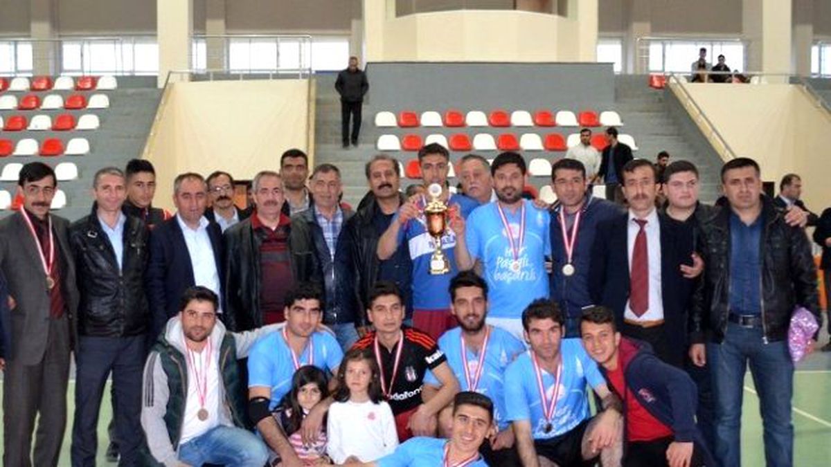 Adilcevaz\'da Voleybol Turnuvası Sona Erdi