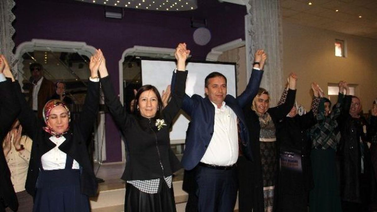 Ak Partili Adaylar Kadınlarla Buluştu