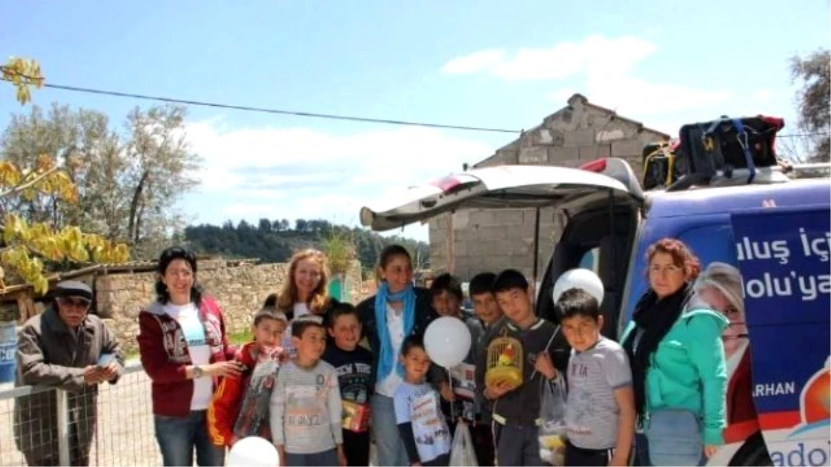 Anadolu Partisi\'nden Köy Çocuklarına 23 Nisan Süprizi