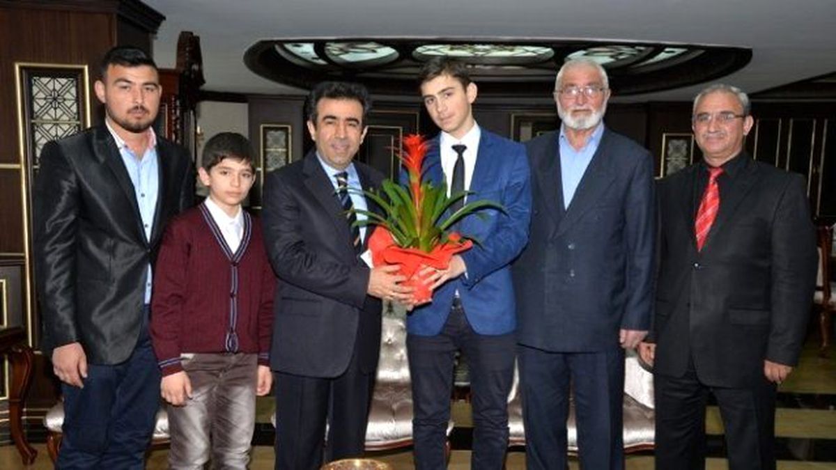 Cımbızlar Camii Dernek Yönetimi Vali Güzeloğlu\'nu Ziyaret Etti
