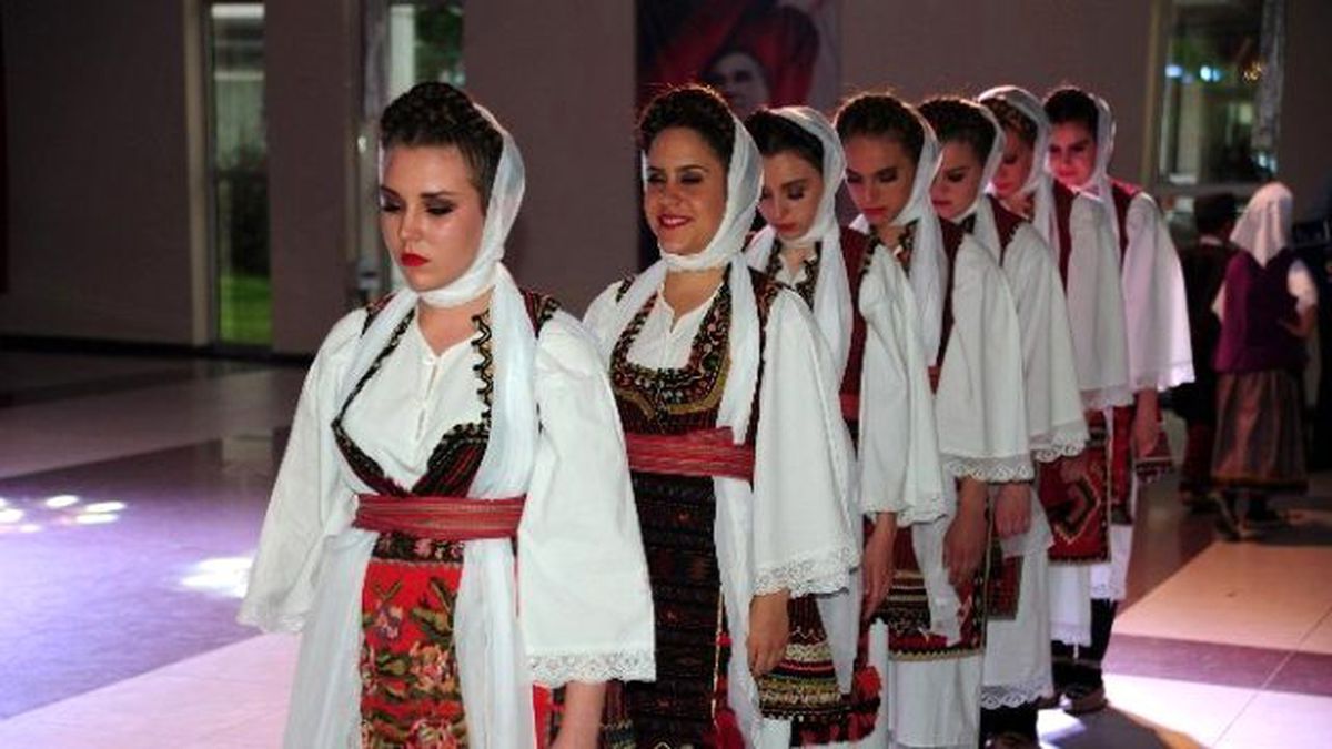 Dünya Çocuklarının Seferihisar\'da "Gala" Gecesi