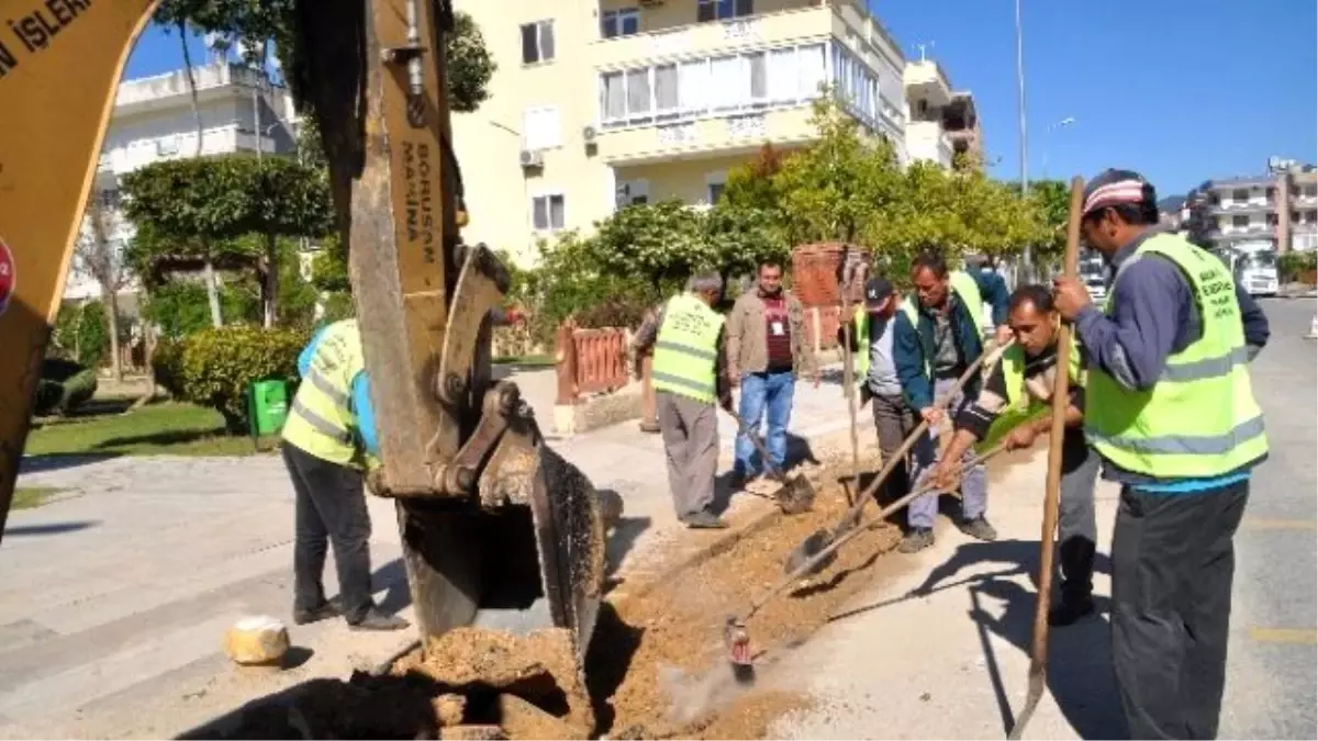 Elektrik Hattı Çalışmasında Tahrip Olan Caddelerde Çalışma Başlatıldı