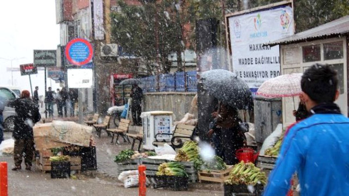 Hakkari\'de Kar Sürprizi