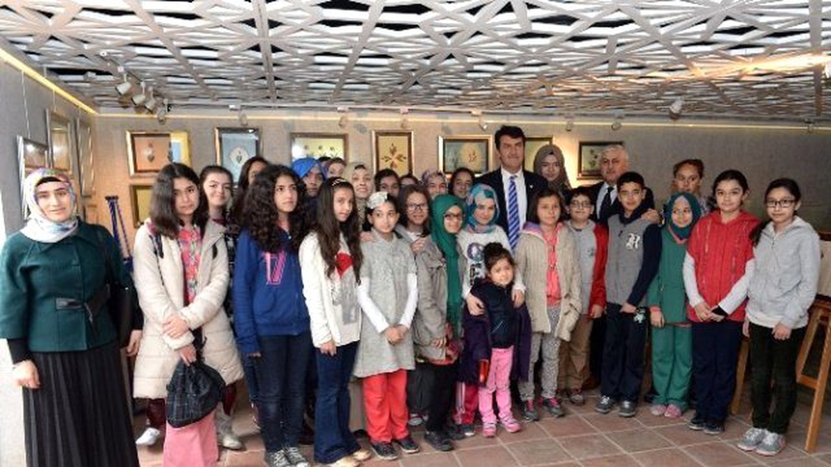 Kendileri Küçük, Yürekleri Büyük