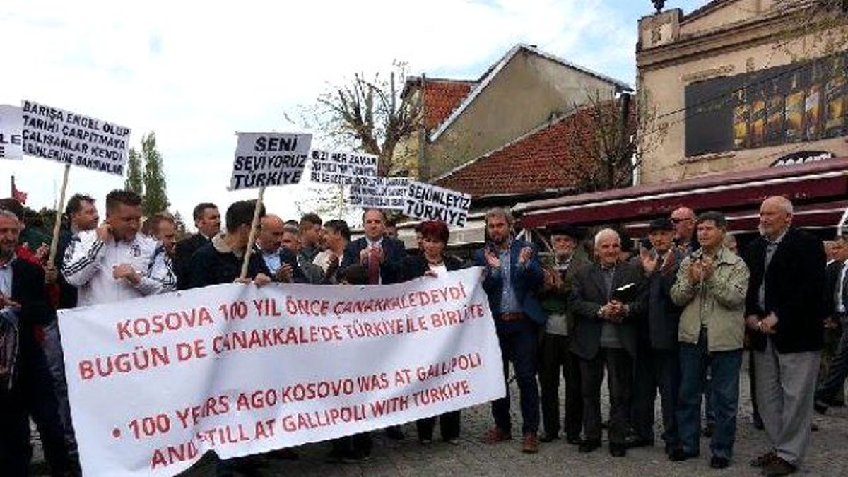 Kosova\'da Türk, Arnavut ve Boşnaklar\'dan Soykırım İddialarına Protesto