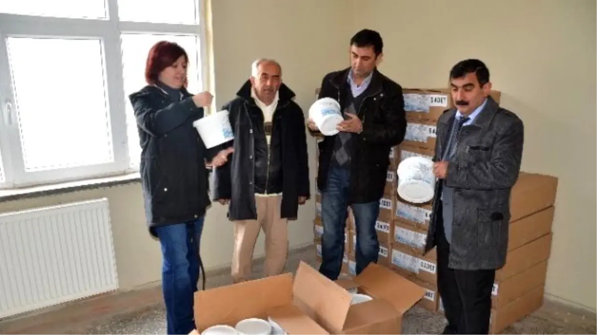 Köylerin İçme Suyu Depolarına Klor Tablet