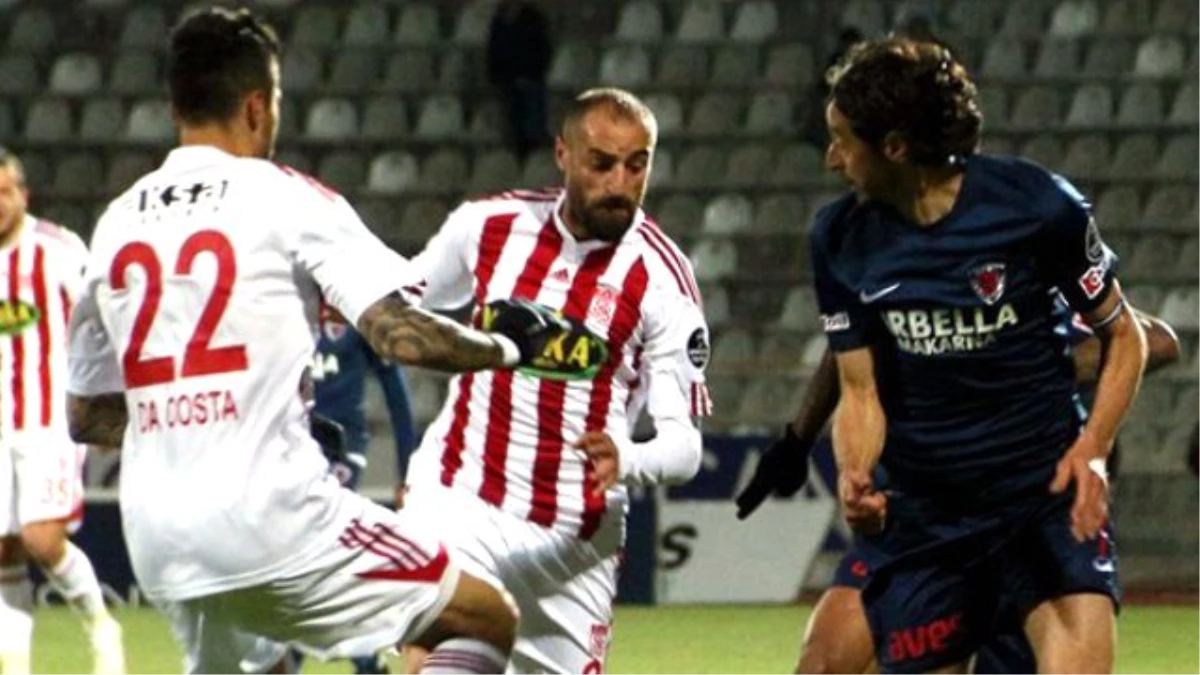 Mersin İdmanyurdu, Sivasspor\'u 2-1 Yendi