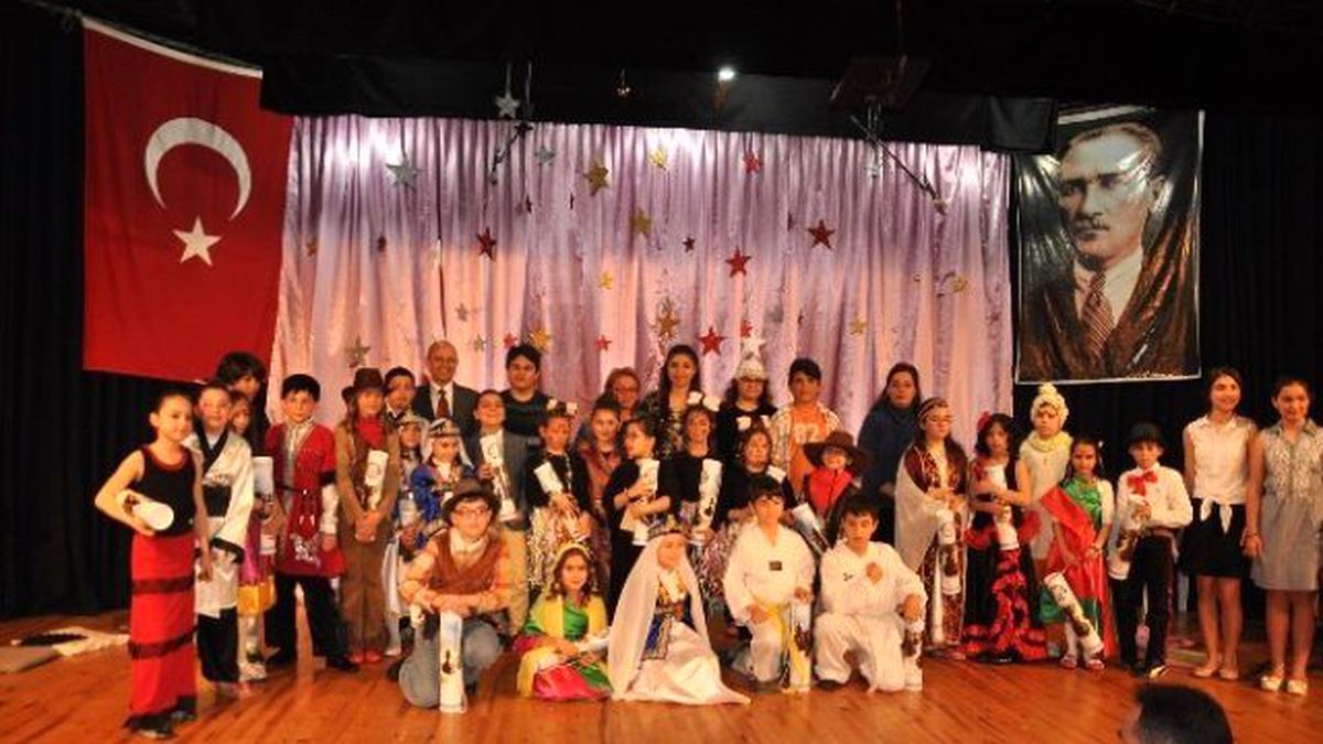 Nazilli\'de, "Bugün Benim Doğum Günüm" Adlı Oyun Sahnelendi