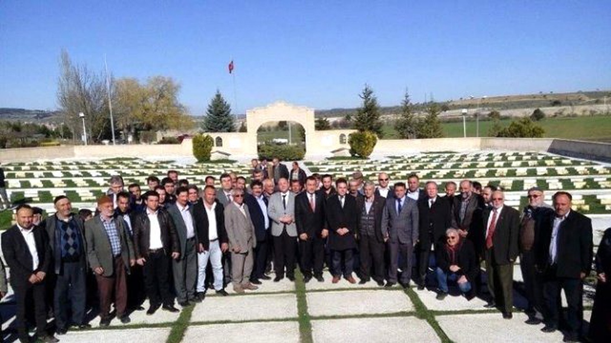AK Parti\'li Adaylar Dumlupınar Şehitliği\'ni Ziyaret Etti