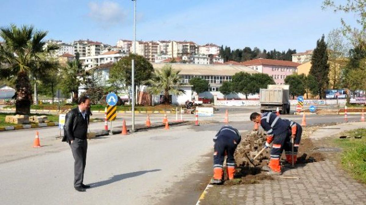 Akçakoca\'da Orta Refüj Düzenlemesi