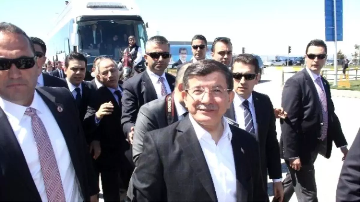 Başbakan Davutoğlu Erzurum\'da